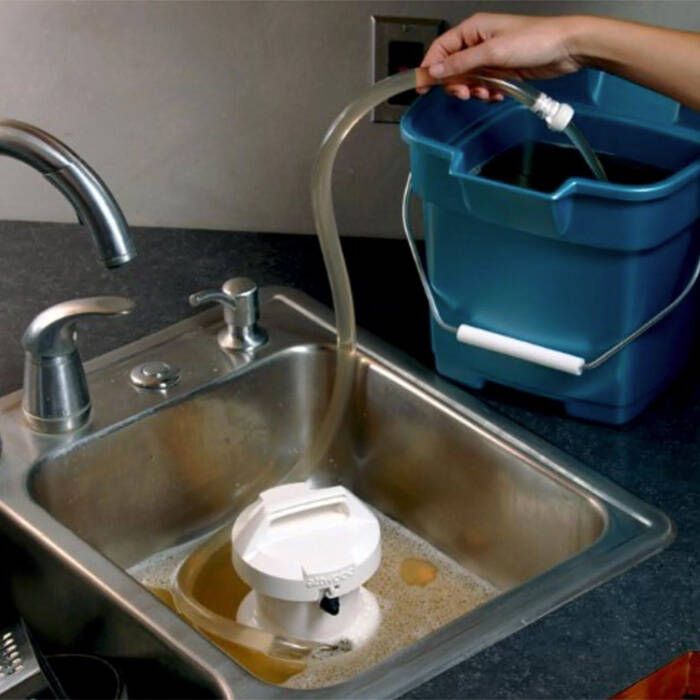 Attwood Waterbuster | Handzame bilgepomp op batterij